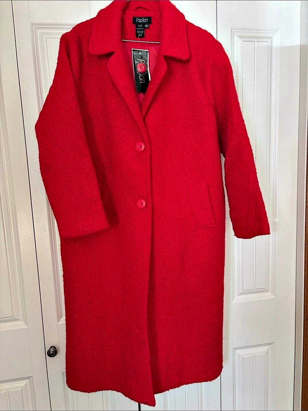 Papillon Women's Red Coat Size Large NWT